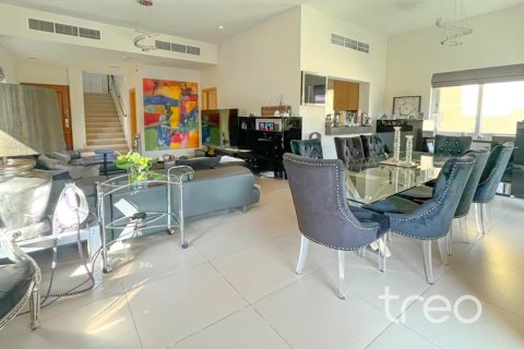 Villa en Dubai, 3 dormitorios, 244.15 m², № 123545 - foto 8