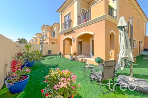 Villa en Dubai, 3 dormitorios, 244.15 m², № 123545 - foto 2