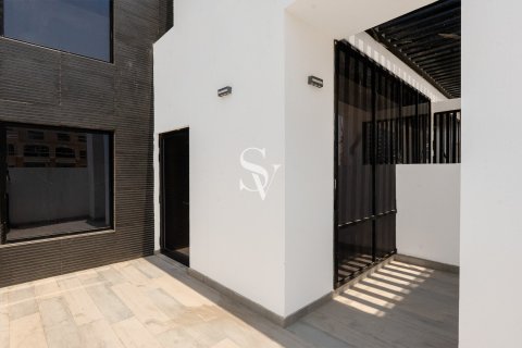 Villa en Jumeirah Village Circle, Dubai, 4 dormitorios, 160 m², № 68434 - foto 8