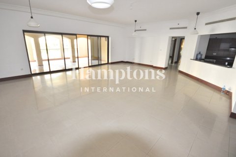 Снять в аренду квартиру в FIVE Palm Jumeirah, Пальма Джумейра, Дубай: 3 спальни, 308.62376600м², № 135007 - фото 21