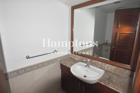 Снять в аренду квартиру в FIVE Palm Jumeirah, Пальма Джумейра, Дубай: 3 спальни, 308.62376600м², № 135007 - фото 5