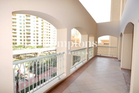 Снять в аренду квартиру в FIVE Palm Jumeirah, Пальма Джумейра, Дубай: 3 спальни, 308.62376600м², № 135007 - фото 16