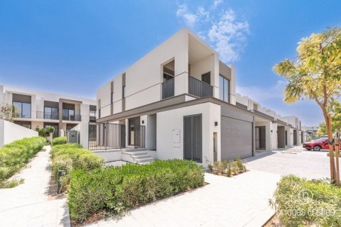 Вилла в Tilal Al Ghaf, Дубай, 4 спальни, 202м², № 90150