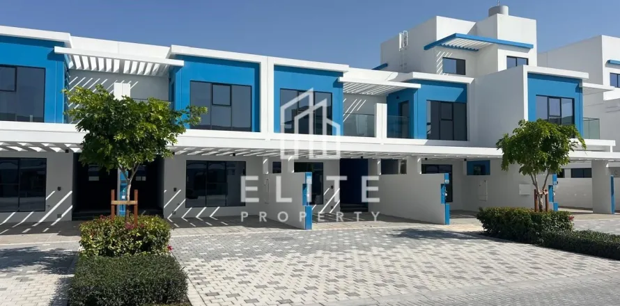 Townhouse in Dubai 4 bedrooms, 205 sq.m. № 85707