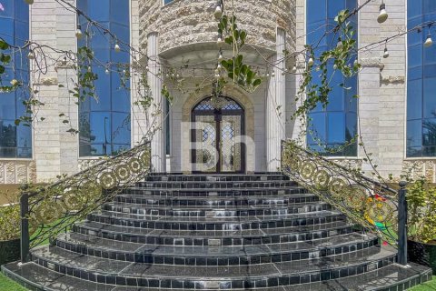 Villa in Al Rashidiya, Dubai 5 bedrooms, 929 sq.m. № 22860 - photo 17
