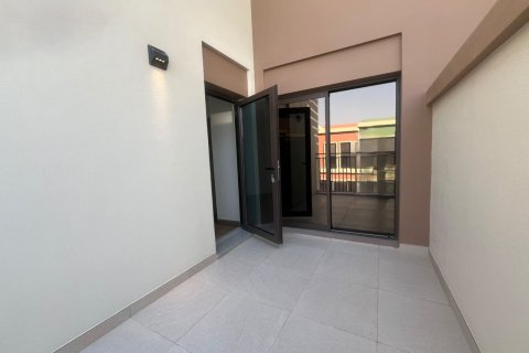 Adosado en Golf City, Dubai, 4 dormitorios, 144 m², № 120295 - foto 2
