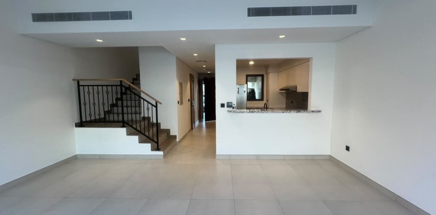 Adosado en Golf City, Dubai, 4 dormitorios, 144 m², № 120295