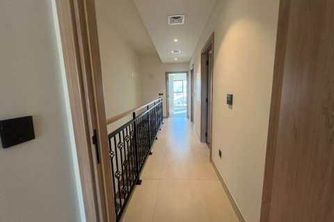 Adosado en Golf City, Dubai, 4 dormitorios, 144 m², № 120295 - foto 12