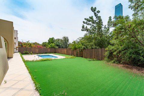 Villa in Jumeirah Islands, Dubai 4 bedrooms, 497 sq.m. № 120297 - photo 10