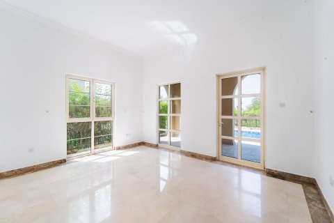 Villa in Jumeirah Islands, Dubai 4 bedrooms, 497 sq.m. № 120297 - photo 6