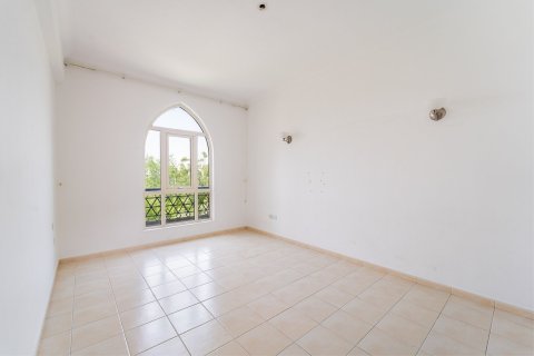 Villa in Jumeirah Islands, Dubai 4 bedrooms, 497 sq.m. № 120297 - photo 14