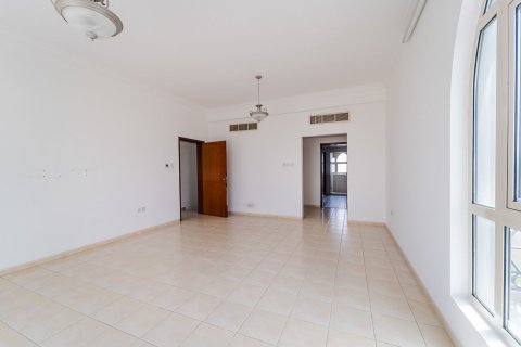 Villa in Jumeirah Islands, Dubai 4 bedrooms, 497 sq.m. № 120297 - photo 4