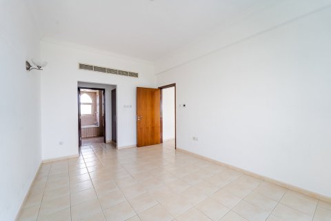 Villa in Jumeirah Islands, Dubai 4 bedrooms, 497 sq.m. № 120297 - photo 15