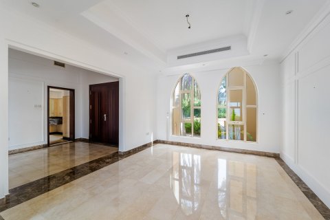 Villa in Jumeirah Islands, Dubai 4 bedrooms, 497 sq.m. № 120297 - photo 8