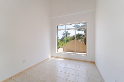 Villa in Jumeirah Islands, Dubai 4 bedrooms, 497 sq.m. № 120297 - photo 12