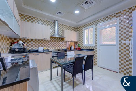 Villa en The Villa, Dubai, 5 dormitorios, 390 m², № 78744 - foto 4