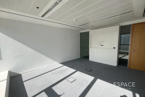 Office in Jumeirah Lake Towers, Dubai 107 sq.m. № 71232 - photo 3