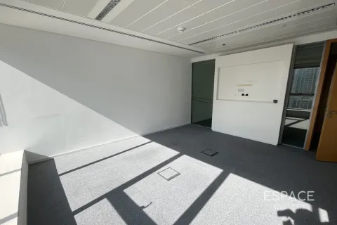 Office in Jumeirah Lake Towers, Dubai 107 sq.m. № 71232 - photo 9