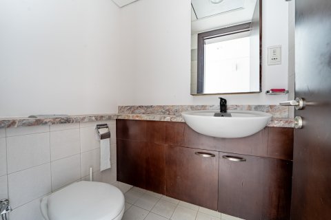Apartment in Dubai 3 bedrooms, 172 sq.m. № 134103 - photo 19