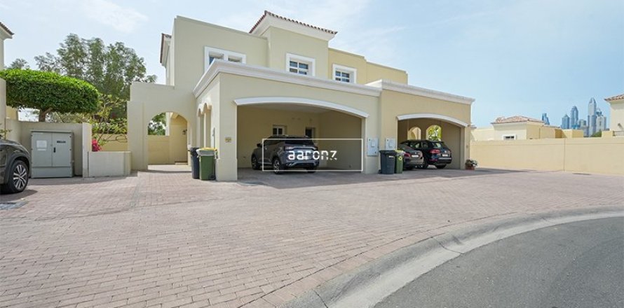 Villa in The Lakes, Dubai 3 bedrooms, 437.5 sq.m. № 11133