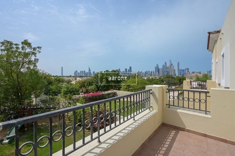 Villa in The Lakes, Dubai 3 bedrooms, 437.5 sq.m. № 11133 - photo 16