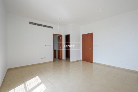 Villa in The Lakes, Dubai 3 bedrooms, 437.5 sq.m. № 11133 - photo 3