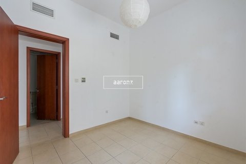 Villa in The Lakes, Dubai 3 bedrooms, 437.5 sq.m. № 11133 - photo 8