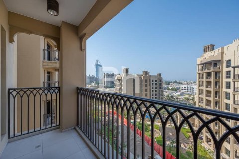 Снять в аренду квартиру в Умм-Сукейме, Дубай: 1 спальня, 72м², № 56721 - фото 1