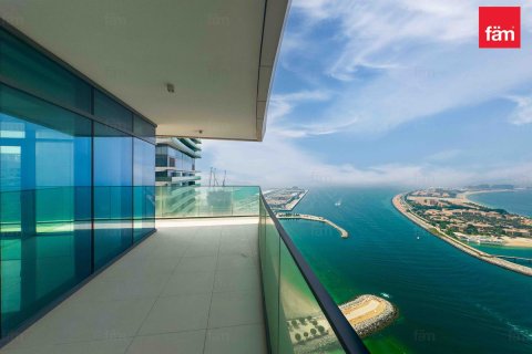 Apartment in Dubai Harbour, Dubai 3 bedrooms, 180.1 sq.m. № 59820 - photo 1