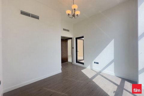 Снять в аренду таунхаус в Дубае: 4 спальни, 187.2м², № 109147 - фото 11