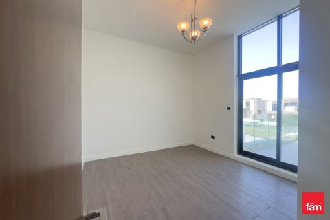 Снять в аренду таунхаус в Дубае: 4 спальни, 187.2м², № 109147 - фото 12