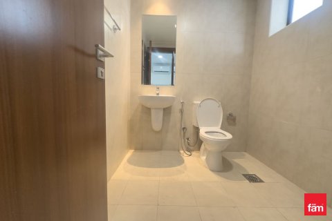 Снять в аренду таунхаус в Дубае: 4 спальни, 187.2м², № 109147 - фото 28