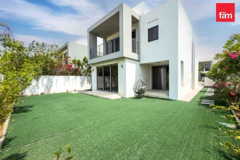 Villa in Dubai Hills Estate, Dubai 3 bedrooms, 405.8 sq.m. № 109152 - photo 3