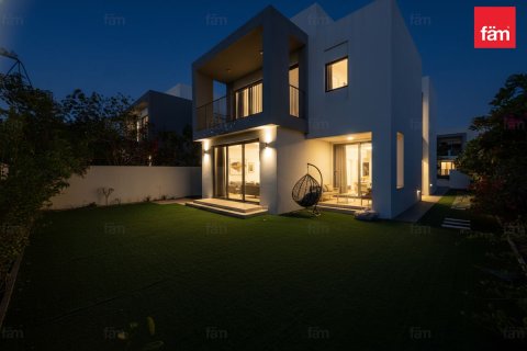 Villa in Dubai Hills Estate, Dubai 3 bedrooms, 405.8 sq.m. № 109152 - photo 2