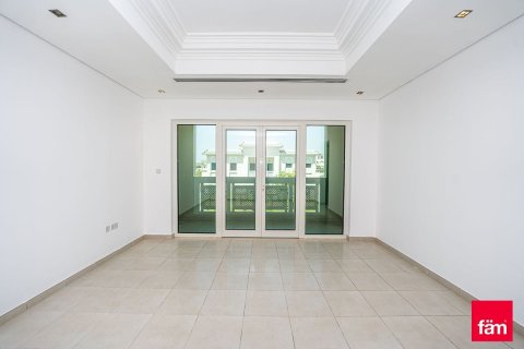 Villa in Al Furjan, Dubai 4 bedrooms, 644.5 sq.m. № 109150 - photo 11