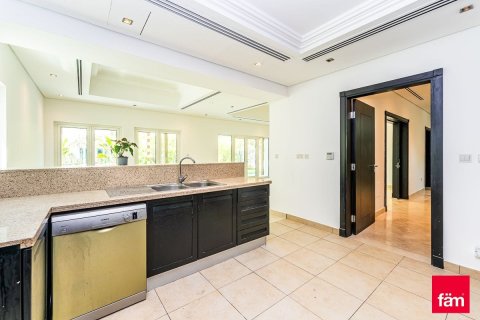 Villa in Al Furjan, Dubai 4 bedrooms, 644.5 sq.m. № 109150 - photo 7