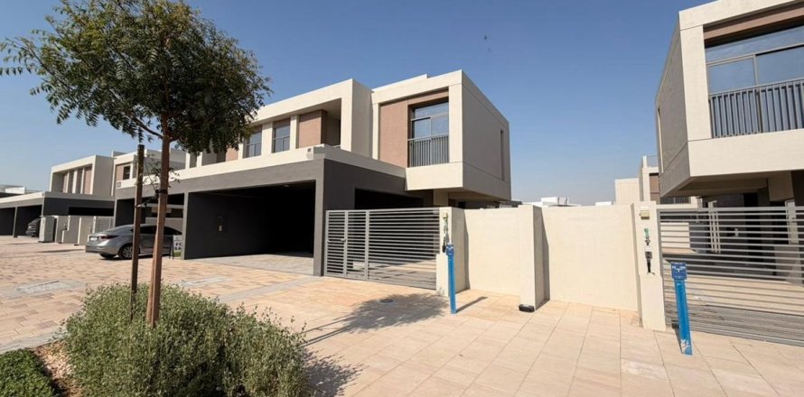 Вилла в Дубае, 4 спальни, 327.8м², № 58959