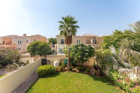 Villa in Al Reem, Arabian Ranches, Dubai 4 bedrooms, 213 sq.m. № 43379 - photo 11