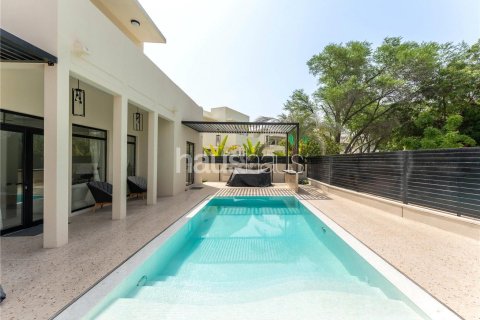 Villa in Arabian Ranches, Dubai 4 bedrooms, 325 sq.m. № 43381 - photo 9