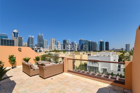 Townhouse in Jumeirah Islands, Dubai 4 bedrooms, 216 sq.m. № 43385 - photo 1