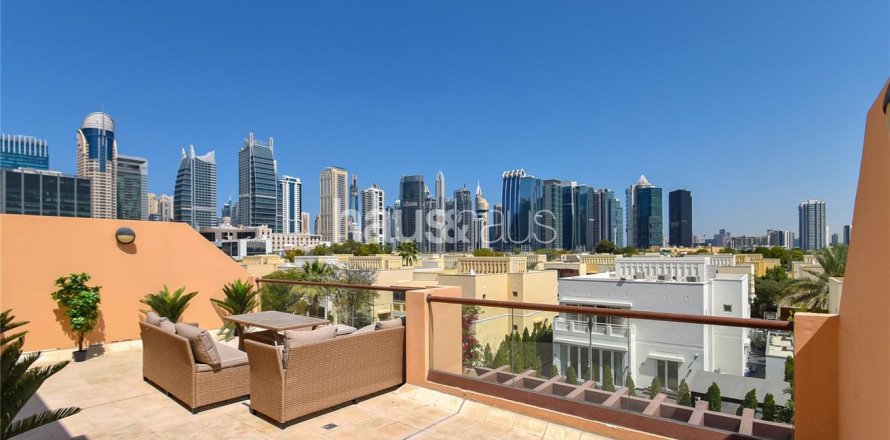 Townhouse in Jumeirah Islands, Dubai 4 bedrooms, 216 sq.m. № 43385
