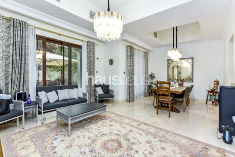 Villa in Arabian Ranches, Dubai 5 bedrooms, 342 sq.m. № 43380 - photo 2