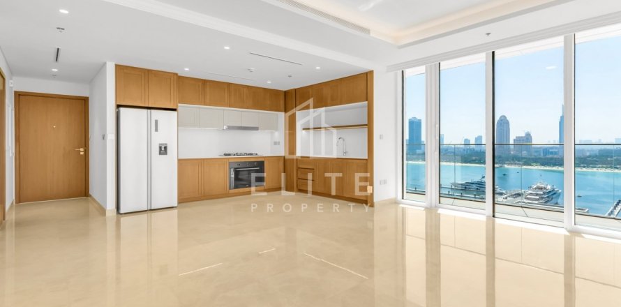 Apartment in EMAAR Beachfront, Dubai Harbour, Dubai 3 bedrooms, 178 sq.m. № 42200