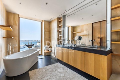 Apartment in Jumeirah Bay Island, Jumeirah, Dubai 2 bedrooms, 208.57 sq.m. № 137071 - photo 14