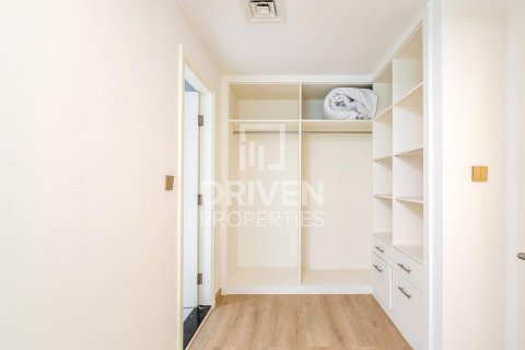 Appartement à The Residences, Downtown Dubai (Downtown Burj Dubai), Dubai, 2 chambres, 125.42 m², № 137080 - photo 14