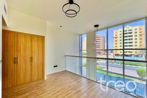 Villa in Dubai 4 bedrooms, 265.24 sq.m. № 123592 - photo 9