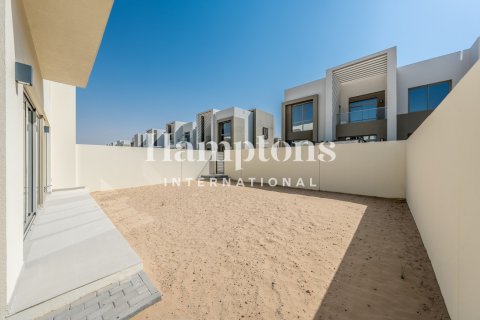 Снять в аренду таунхаус в Arabian Ranches 2, Дубай: 4 спальни, 273.68945091м², № 77375 - фото 4