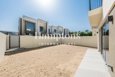 Снять в аренду таунхаус в Arabian Ranches 2, Дубай: 4 спальни, 273.68945091м², № 77375 - фото 5