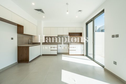 Снять в аренду таунхаус в Arabian Ranches 2, Дубай: 4 спальни, 273.68945091м², № 77375 - фото 12