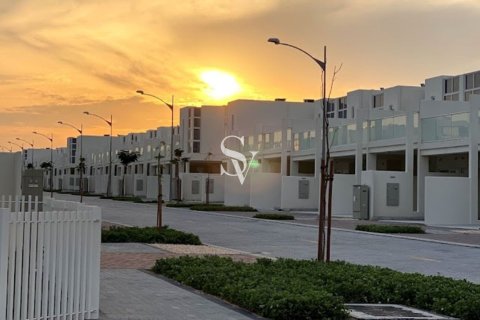 Купить таунхаус в DAMAC Hills (Akoya by DAMAC), Дубай: 4 спальни, 175м², № 99854 - фото 9